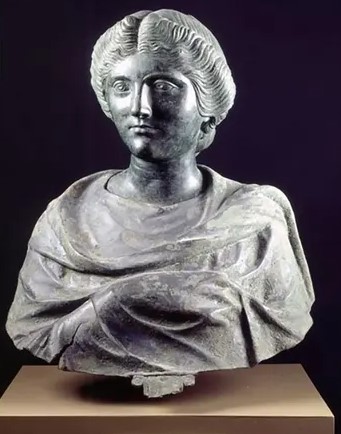 Bronze female statue returned from the ancient city of Boubon